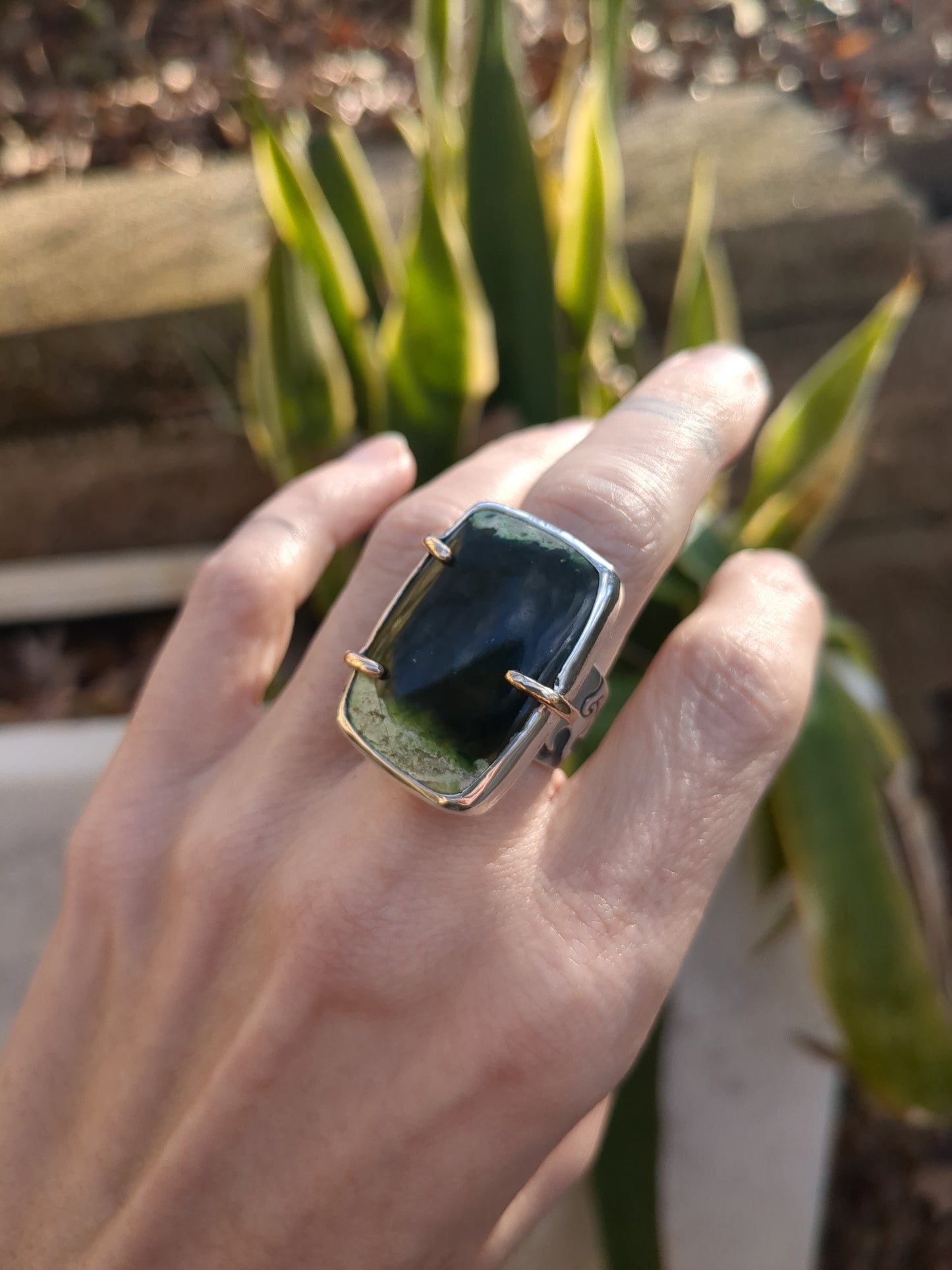 Chrome diopside ring